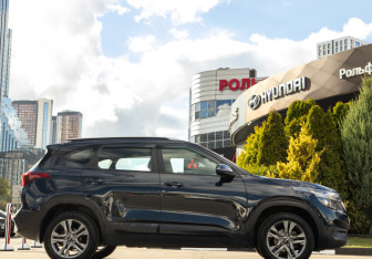Подержанный автомобиль Kia Seltos 2021 года (3 фото)