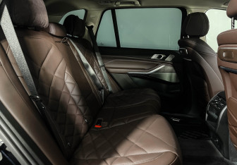 Подержанный автомобиль BMW X5 2025 года (14 фото)
