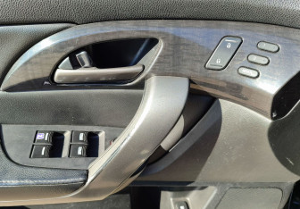 Подержанный автомобиль Acura MDX 2008 года (19 фото)
