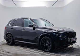 Подержанный автомобиль BMW X5 2021 года (7 фото)