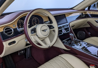 Подержанный автомобиль Bentley Flying Spur 2021 года (15 фото)