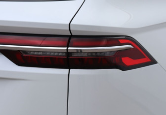 Подержанный автомобиль Geely Monjaro 2023 года (21 фото)