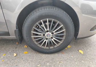 Подержанный автомобиль Renault Fluence 2013 года (12 фото)