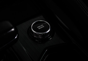 Подержанный автомобиль Geely Monjaro 2023 года (22 фото)