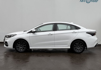 Подержанный автомобиль Omoda S5 2024 года (8 фото)