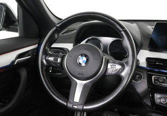Подержанный автомобиль BMW X1 2022 года (12 фото)