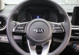 Подержанный автомобиль Kia Cerato Sedan 2019 года (14 фото)
