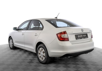 Подержанный автомобиль Skoda Rapid Liftback 2019 года (7 фото)