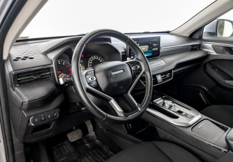 Подержанный автомобиль Haval Jolion 2022 года (16 фото)