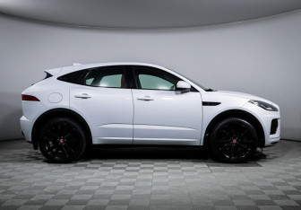 Подержанный автомобиль Jaguar E-Pace 2019 года (4 фото)