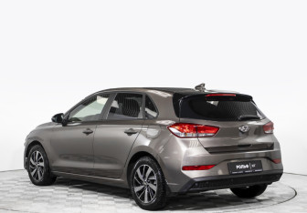 Подержанный автомобиль Hyundai i30 Hatchback 2022 года (7 фото)