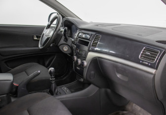 Подержанный автомобиль SsangYong Actyon 2013 года (9 фото)