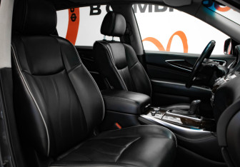 Подержанный автомобиль Infiniti QX60 2018 года (30 фото)