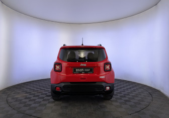 Подержанный автомобиль Jeep Renegade 2018 года (6 фото)