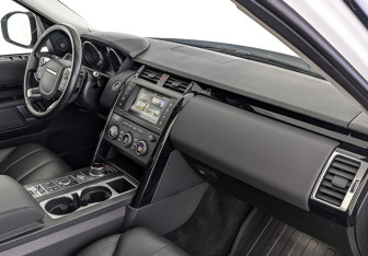 Подержанный автомобиль Land Rover Discovery 2017 года (13 фото)