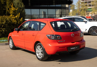 Подержанный автомобиль Mazda 3 Hatchback 2006 года (5 фото)