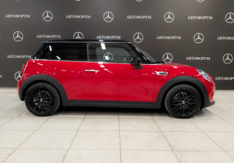 Подержанный автомобиль MINI Hatch 2020 года (4 фото)