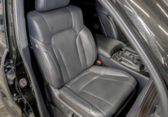 Подержанный автомобиль Lexus LX 2020 года (23 фото)