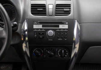 Подержанный автомобиль Suzuki SX4 Hatchback 2014 года (15 фото)