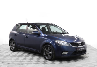 Подержанный автомобиль Kia Ceed Hatchback 2010 года (3 фото)