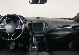 Подержанный автомобиль Maserati Levante 2019 года (14 фото)