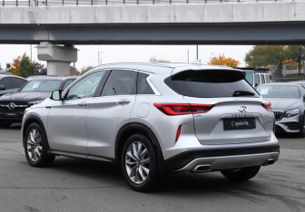 Подержанный автомобиль Infiniti QX50 2020 года (7 фото)