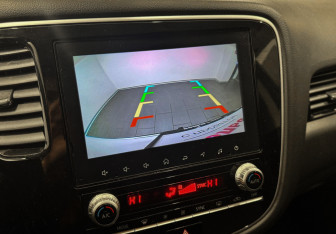 Подержанный автомобиль Mitsubishi Outlander 2021 года (11 фото)