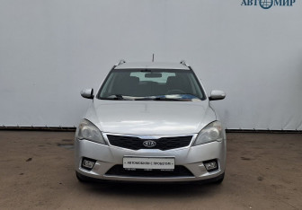 Подержанный автомобиль Kia Ceed Wagon 2010 года (2 фото)