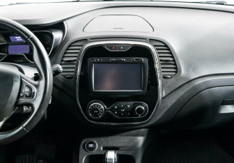 Подержанный автомобиль Renault Kaptur 2016 года (8 фото)