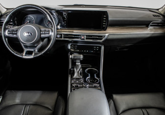 Подержанный автомобиль Kia K5 2020 года (11 фото)