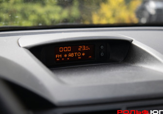 Подержанный автомобиль Opel Meriva 2008 года (17 фото)