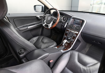 Подержанный автомобиль Volvo XC60 2012 года (11 фото)