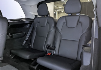 Подержанный автомобиль Volvo XC90 2021 года (26 фото)