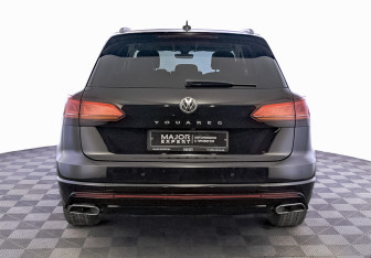 Подержанный автомобиль Volkswagen Touareg 2018 года (6 фото)