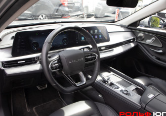 Подержанный автомобиль Chery Arrizo 8 2023 года (10 фото)