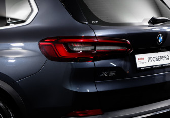 Подержанный автомобиль BMW X5 2019 года (17 фото)