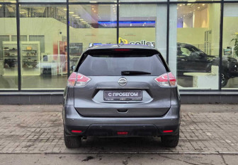 Подержанный автомобиль Nissan X-Trail 2018 года (7 фото)