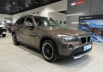 Подержанный автомобиль BMW X1 2011 года (3 фото)