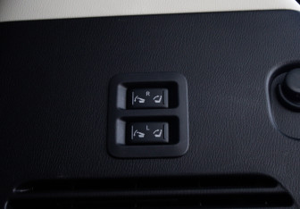 Подержанный автомобиль Infiniti QX80 2014 года (19 фото)