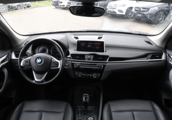 Подержанный автомобиль BMW X1 2020 года (12 фото)