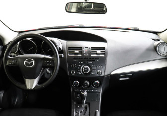Подержанный автомобиль Mazda 3 Sedan 2012 года (11 фото)