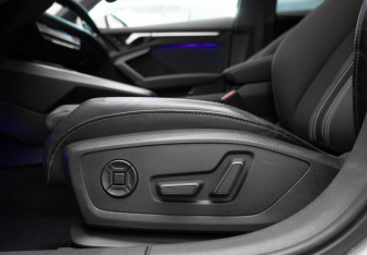 Подержанный автомобиль Audi A3 Hatchback 2021 года (27 фото)