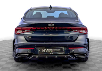 Подержанный автомобиль Kia K5 2021 года (6 фото)