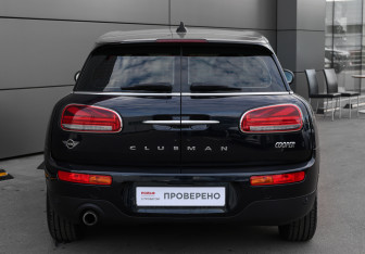 Подержанный автомобиль MINI Clubman Wagon 2021 года (6 фото)