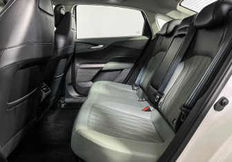 Подержанный автомобиль Changan Lamore 2023 года (10 фото)