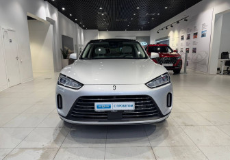 Подержанный автомобиль AITO M5 2023 года (2 фото)