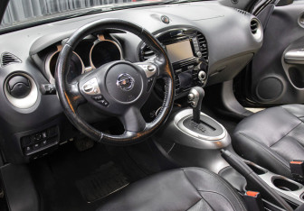 Подержанный автомобиль Nissan Juke 2014 года (16 фото)