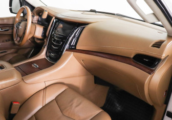 Подержанный автомобиль Cadillac Escalade Suv 2015 года (10 фото)