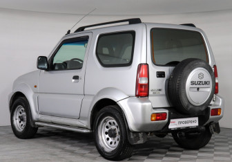 Подержанный автомобиль Suzuki Jimny 2004 года (6 фото)