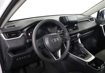 Новый Toyota RAV4 2025 (13 фото)